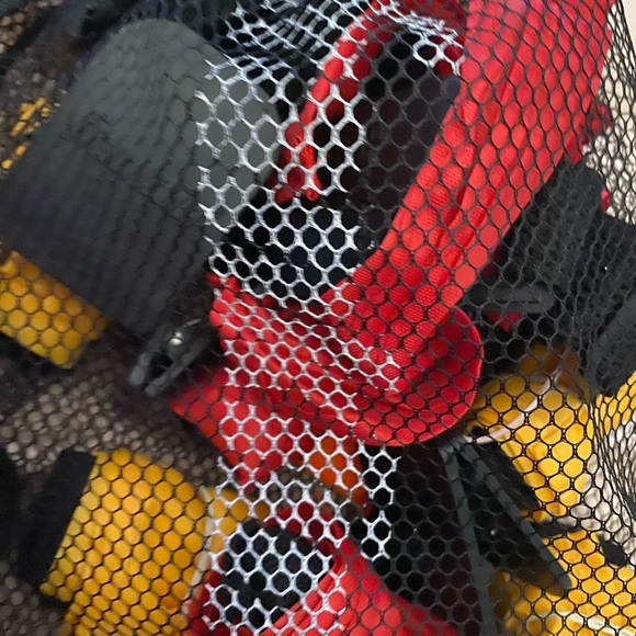 Flag Football, 8 Flags (4 red and 4 yellow) with bag orange bean bag mark. - Picture 2 of 4